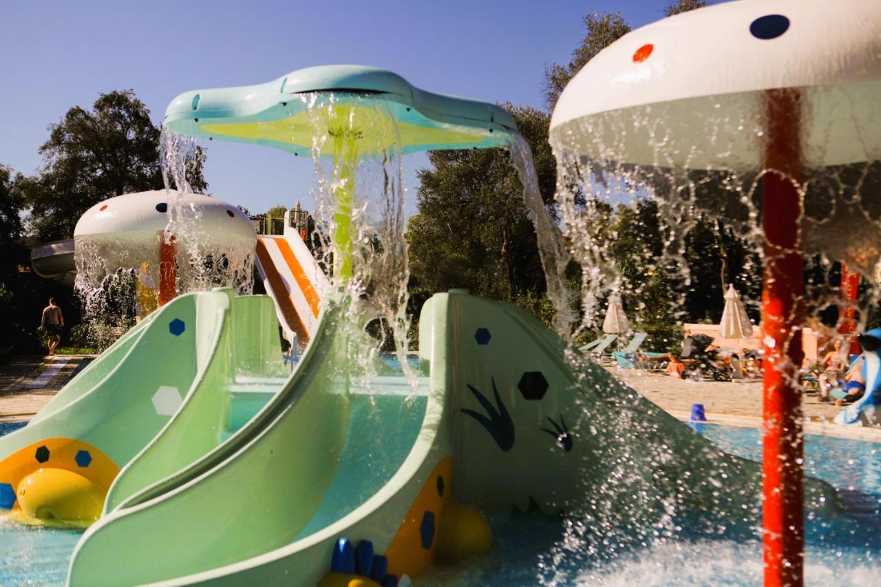 Sentido Apollo Palace Mesongí Exterior foto The Splash Zone
