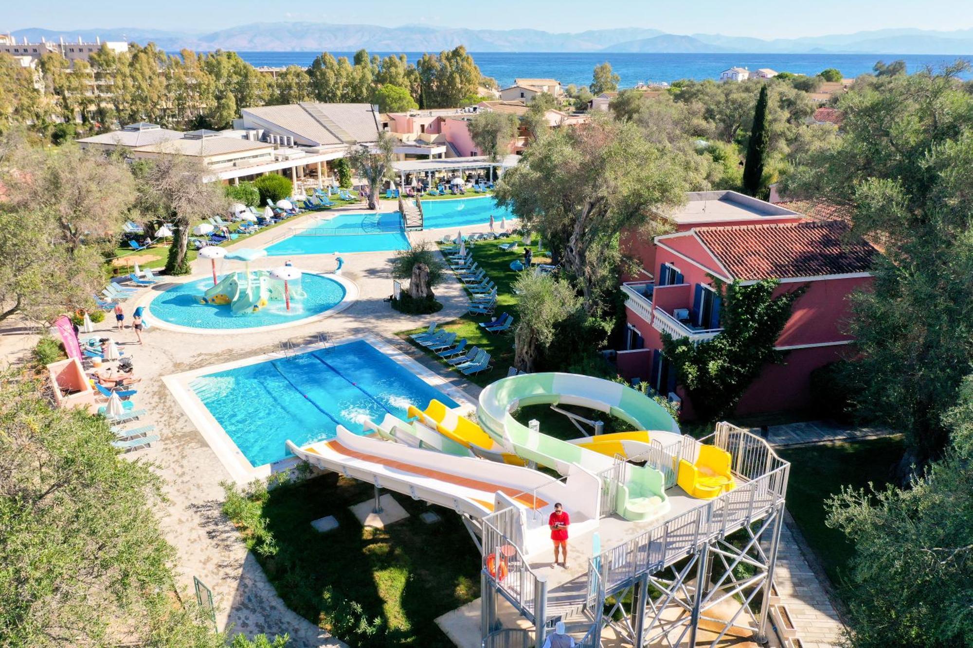 Sentido Apollo Palace Mesongí Exterior foto Aerial view of the hotel